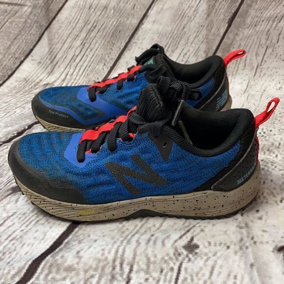 New Balance youth boys sneakers - Picture 1 of 7